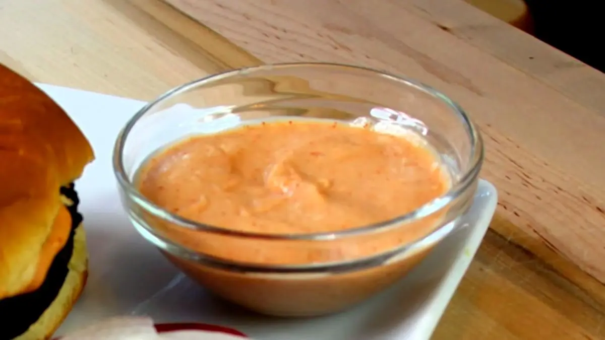 Freddy's popular fry sauce now available in take-home bottles